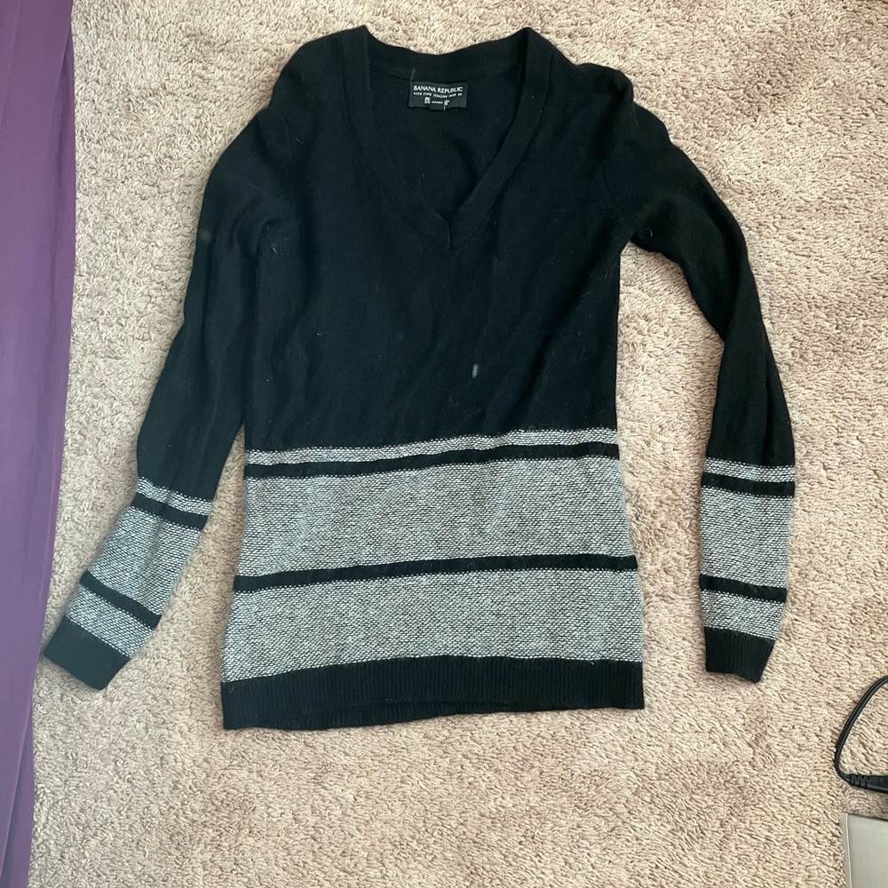 Banana Republic Black and Gray V-Neck Sweater
